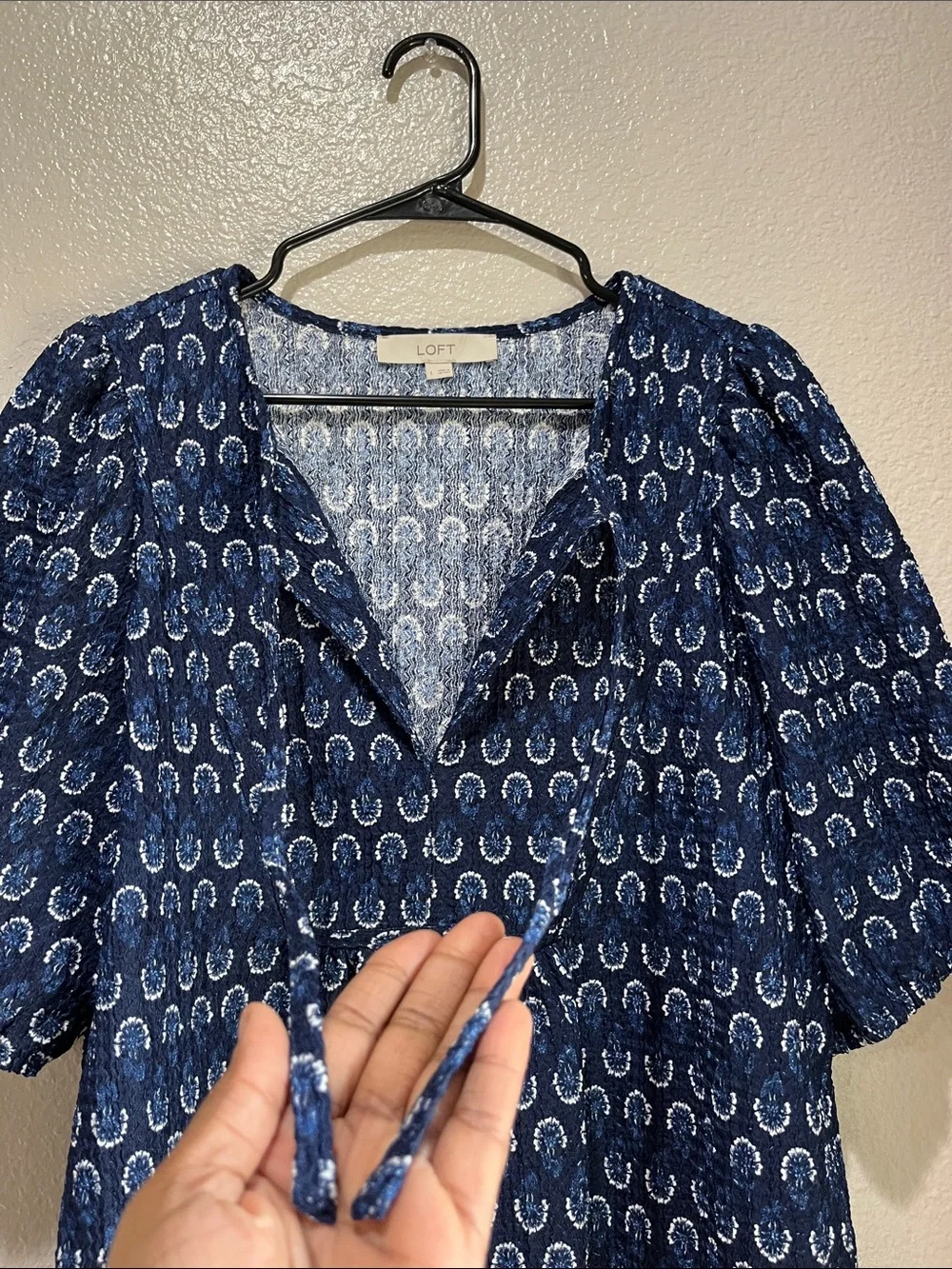 LOFT Navy Blue Retro Printed Peasant Top Sz L Boho Vacay Cottage Core Flowy